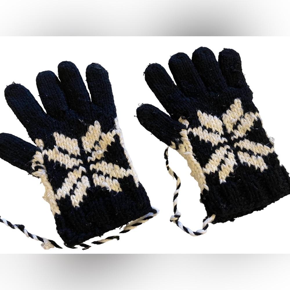 Warm Woolly Winter Gloves - Picture 5 of 5